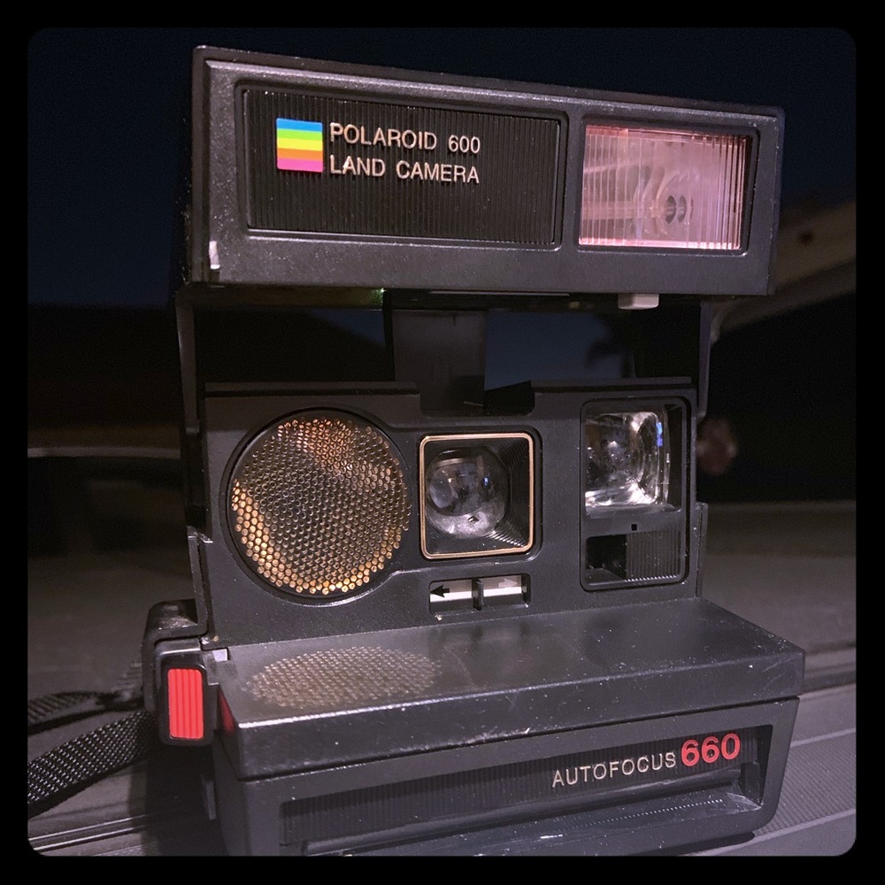 Polaroid 600 land camera